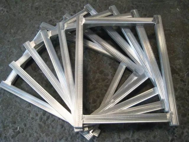 001c23.jpg